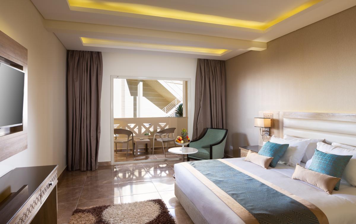 Family_Room_Aqua_Blu_2