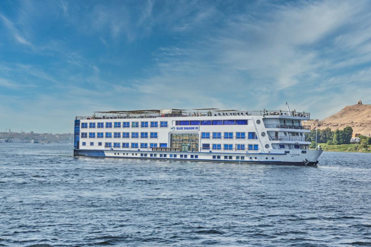 gallery-Blue-Shadow-IV-cruise-1