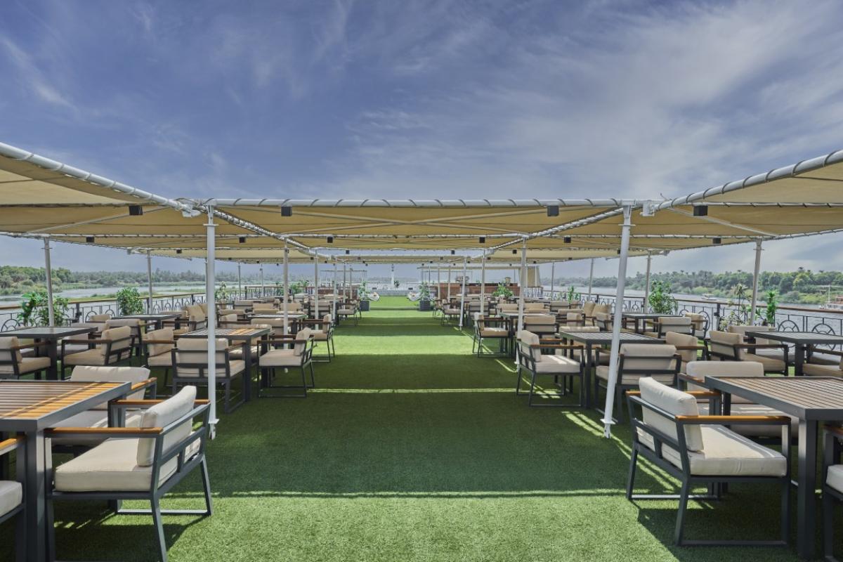 gallery-Blue-Shadow-IV-cruise-12