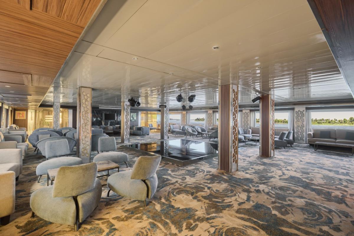 gallery-Blue-Shadow-IV-cruise-6